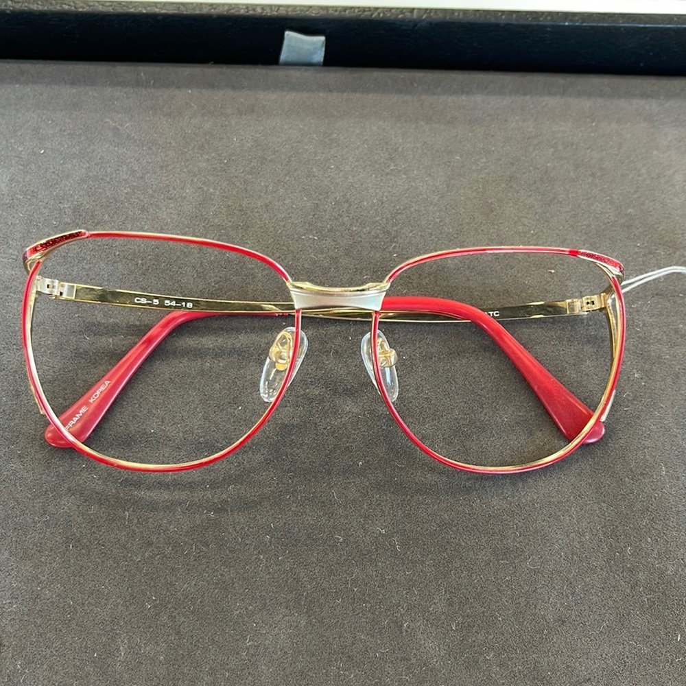 Brand New, never worn vintage eyewear! NWT